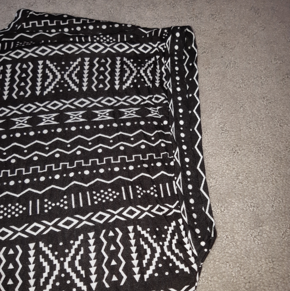 Abstract Line Print Top - Picture 4 of 5